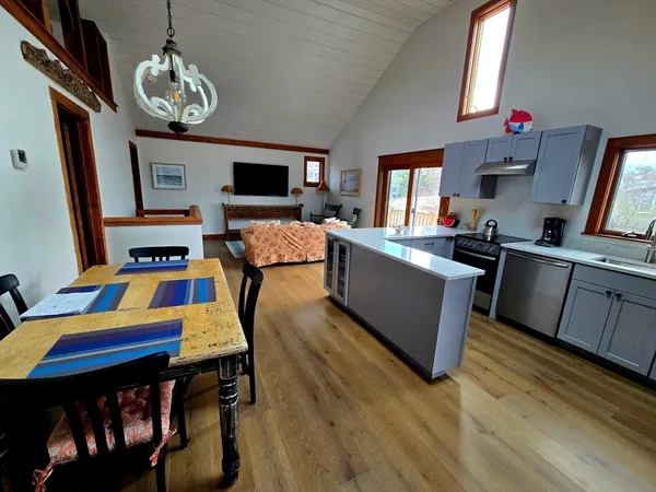 $4,000 | 11 Sunset Drive, Newbury, MA 01951