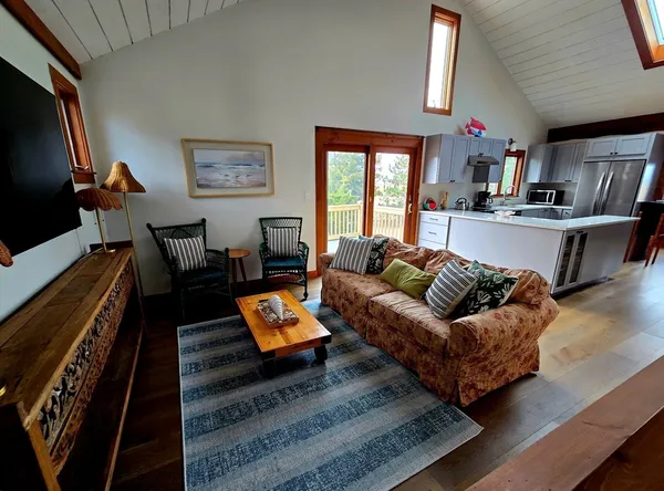 $4,000 | 11 Sunset Drive, Newbury, MA 01951