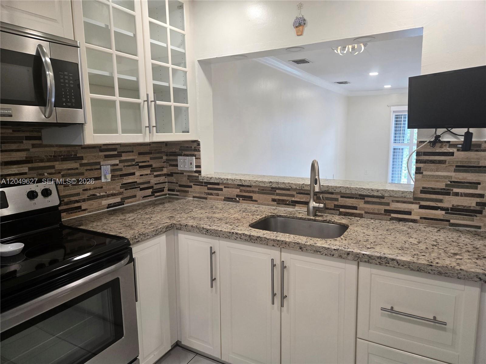7670 Southwest 152nd Avenue, Unit 204 Miami, FL 33193 - Photo 4 of 14