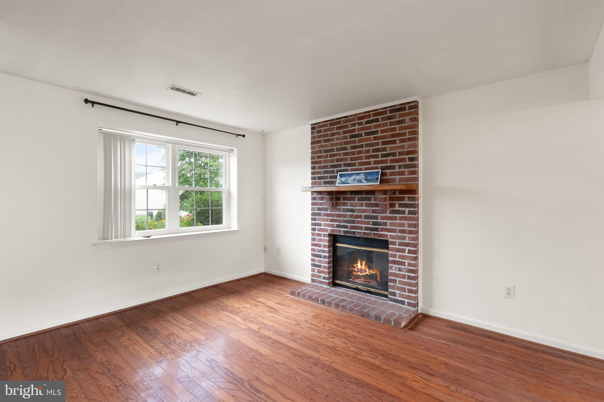 5764 Ralston Court Woodbridge, VA 22193 - Photo 4 of 49