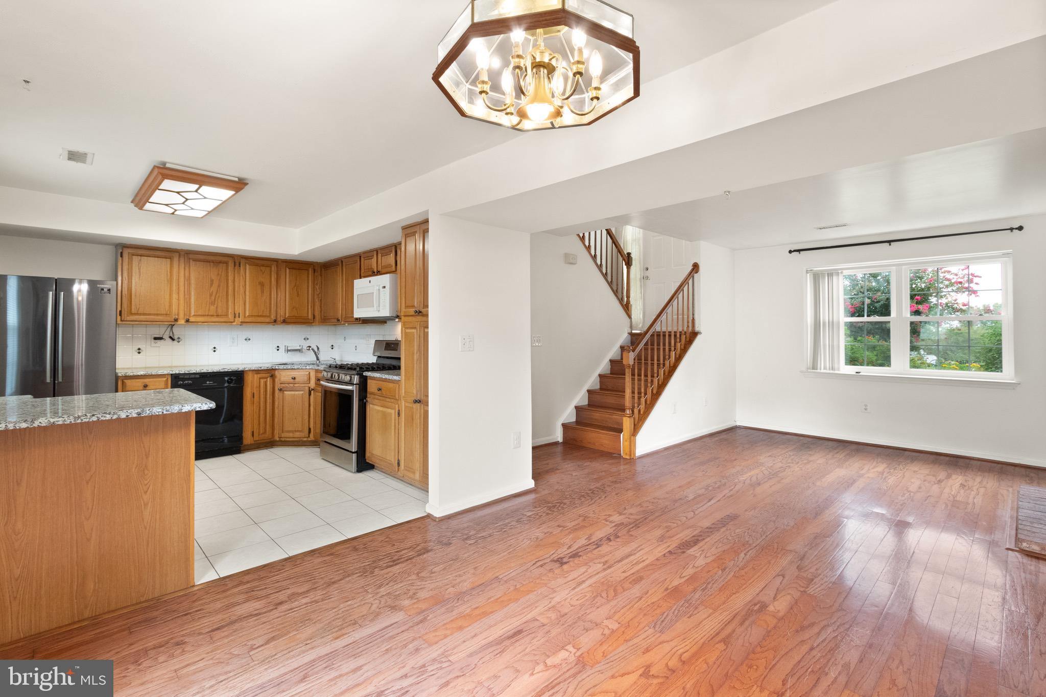 5764 Ralston Court Woodbridge, VA 22193 - Photo 6 of 49