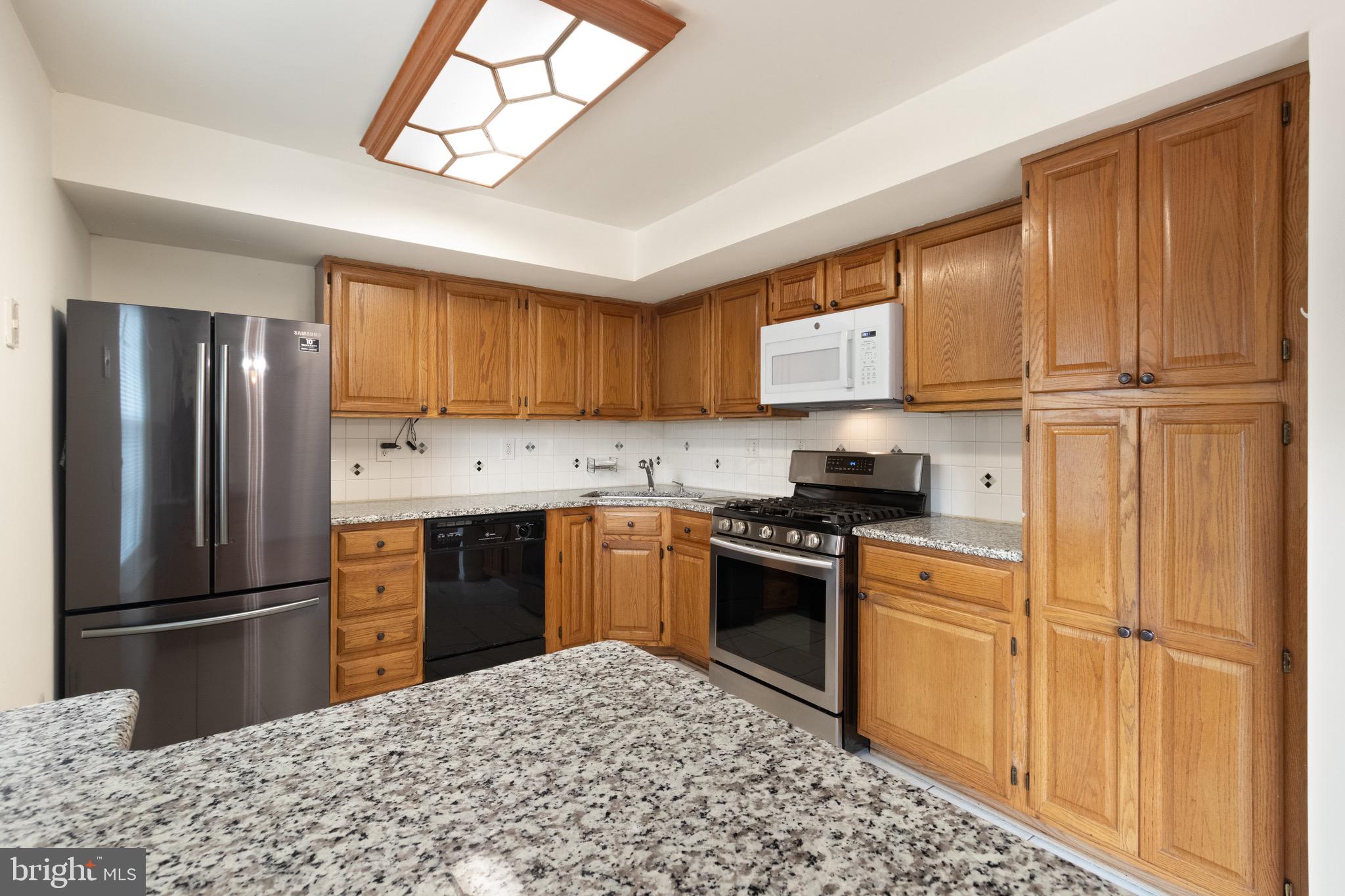 5764 Ralston Court Woodbridge, VA 22193 - Photo 8 of 49