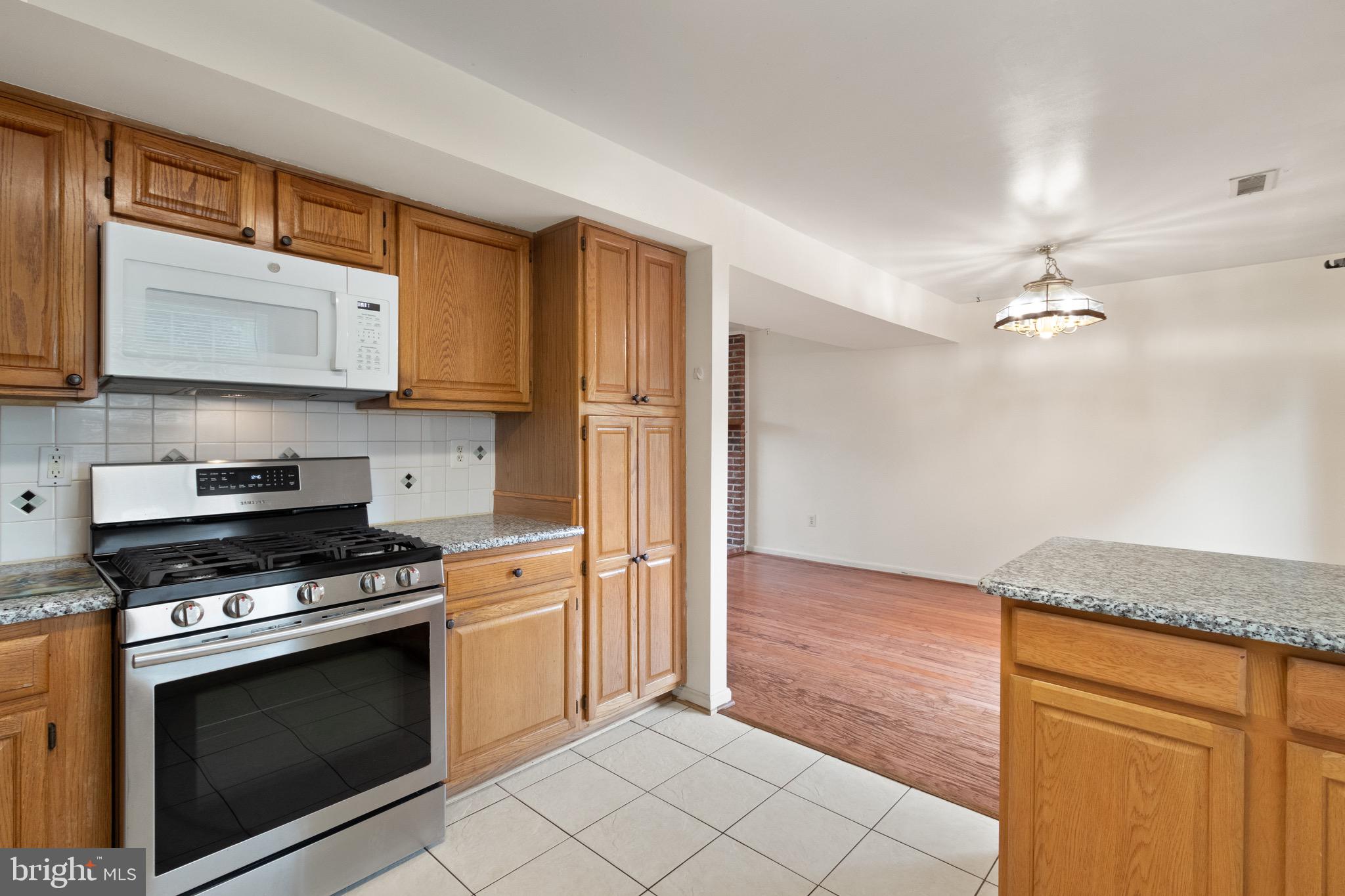 5764 Ralston Court Woodbridge, VA 22193 - Photo 10 of 49