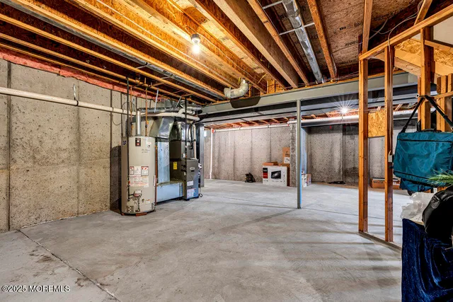 a view of the parking area