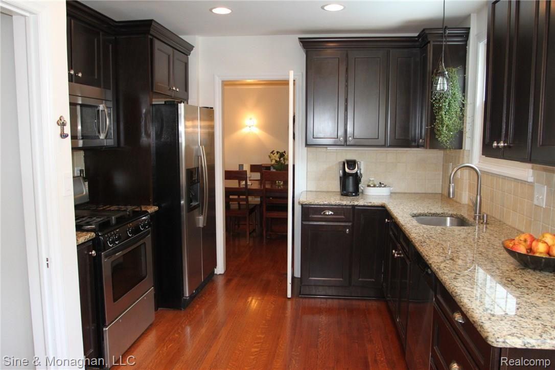 452 Moran Road Grosse Pointe, MI 48236 - Photo 5 of 24 IMG_5754.JPG