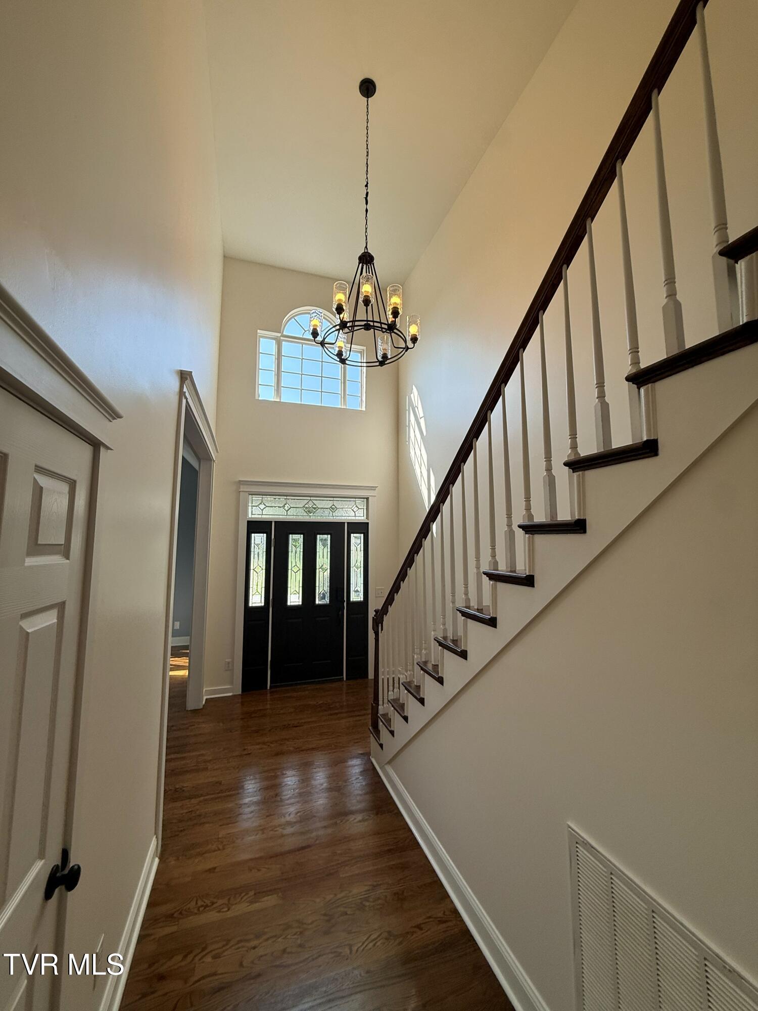 207 Haley Walk Bristol, TN 37620 - Photo 29 of 52 IMG_2677