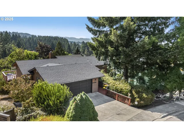 $685,000 | 2760 Bowmont Drive, Eugene, OR 97405