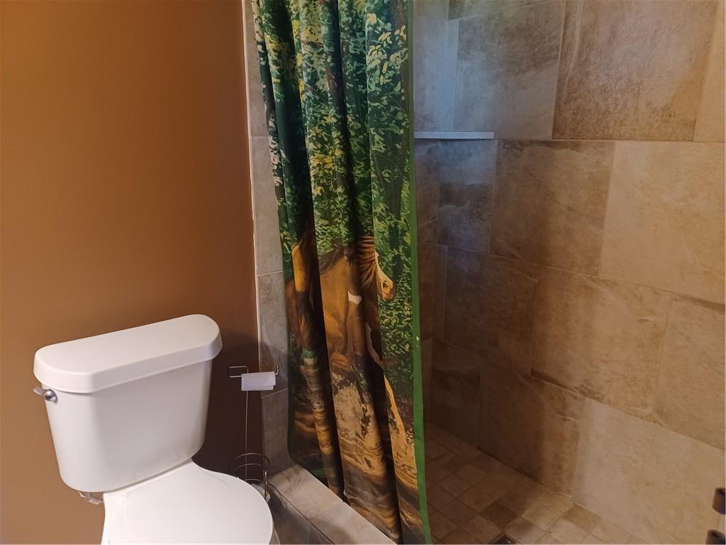 396 Valley Road Bronson, KS 66716 - Photo 18 of 29