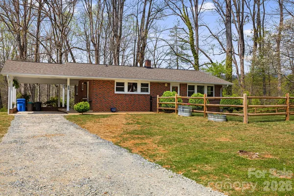 $395,500 | 194 Carolina Avenue, Brevard, NC 28712