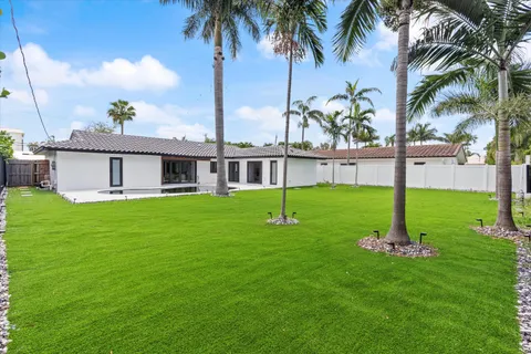 $1,187,999 | 4721 Bayview Drive, Fort Lauderdale, FL 33308