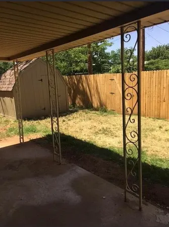 $2,395 | 4914 17th Place, Lubbock, TX 79416