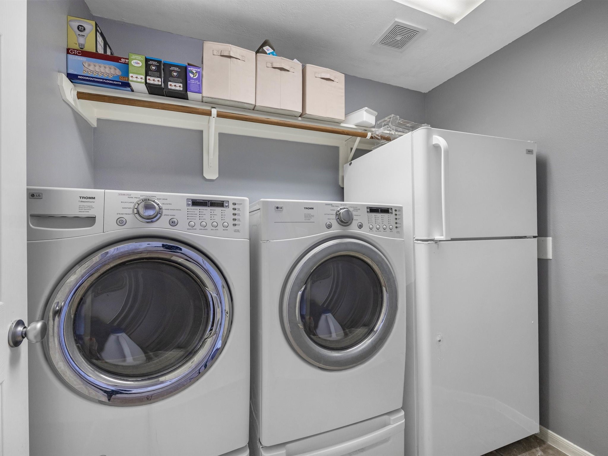 3310 Compass Court Conroe, TX 77301 - Photo 36 of 38 a utility room with dryer and washer