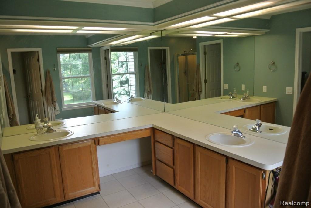 1250 Thames Drive Rochester Hills, MI 48307 - Photo 8 of 15