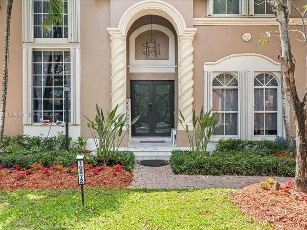 $850,000 | 10872 Northwest 51st Lane, Doral, FL 33178