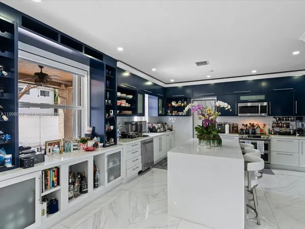 $850,000 | 10872 Northwest 51st Lane, Doral, FL 33178