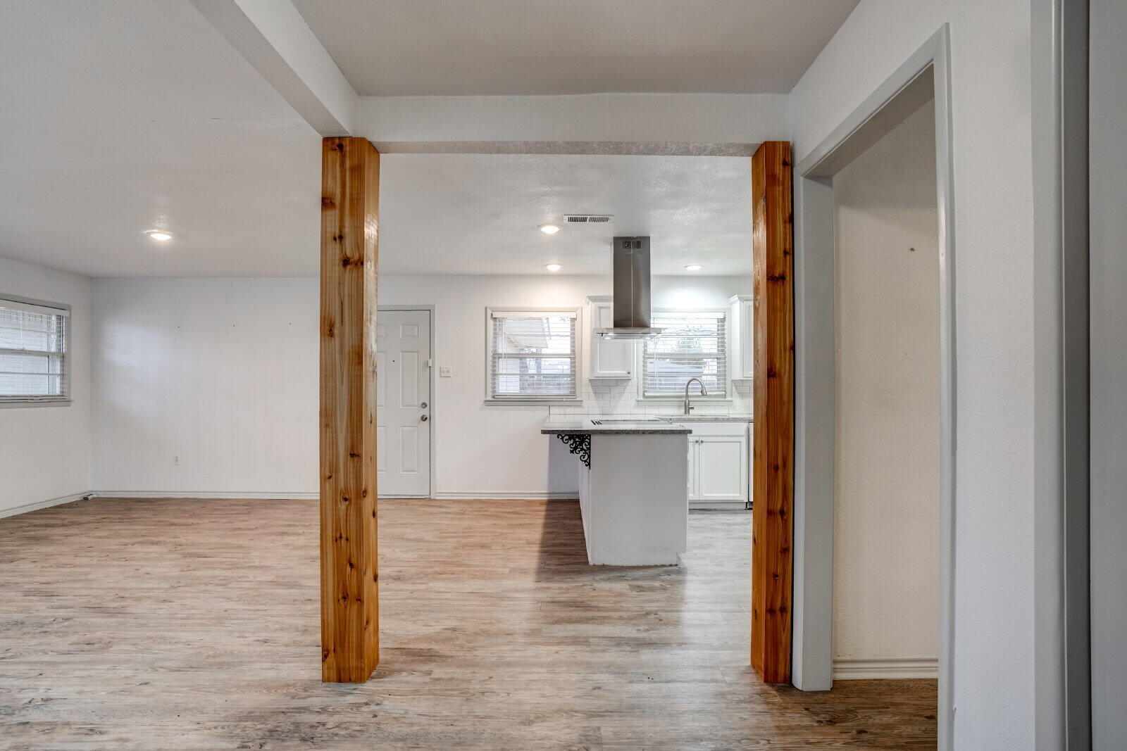 2826 54th Street Lubbock, TX 79413 - Photo 3 of 32 large (1)