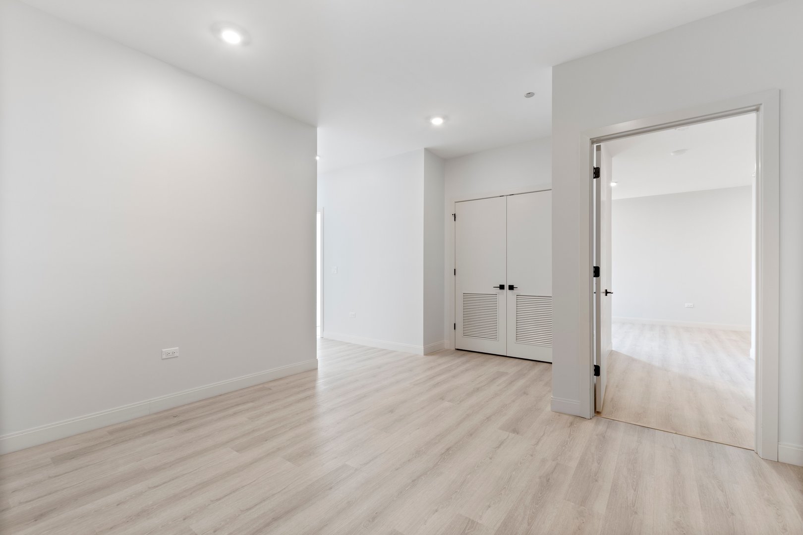 Undisclosed Address Chicago, IL 60640 - Photo 8 of 35 a view of an empty room