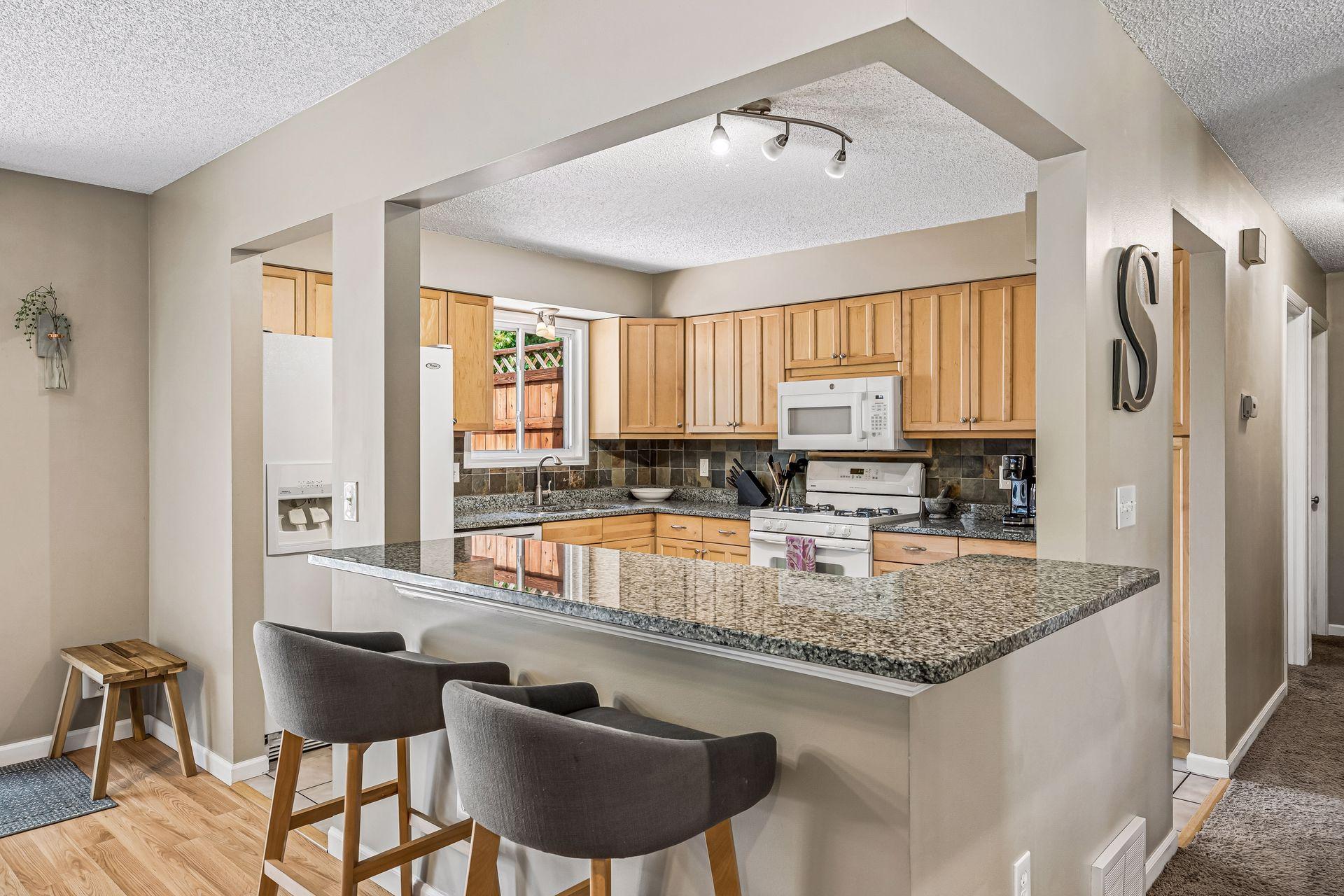 506 Laredo Lane Chanhassen, MN 55317 - Photo 4 of 45