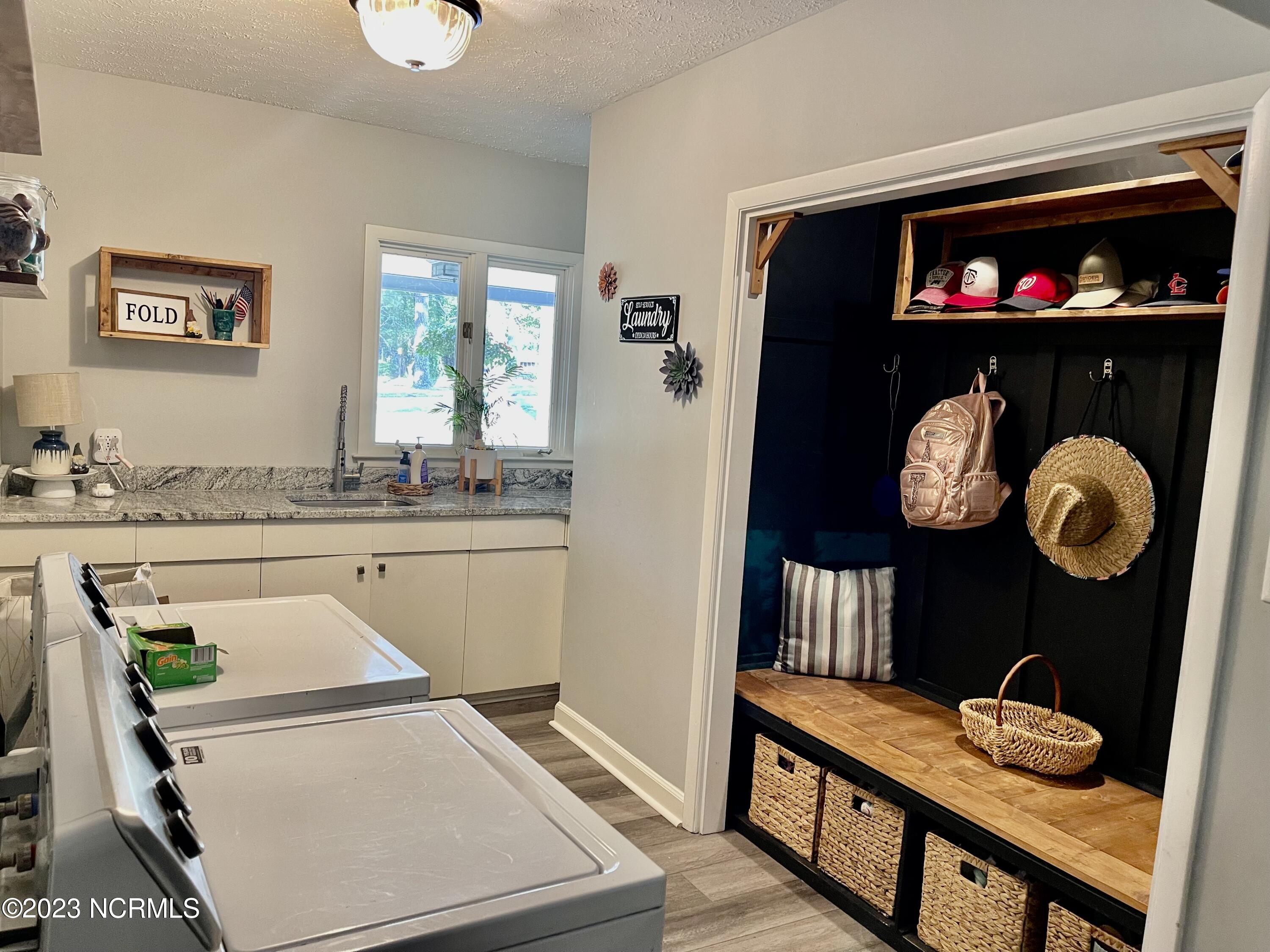 620 Stanley Avenue Rockingham, NC 28379 - Photo 21 of 74 Laundry room/ drop zone
