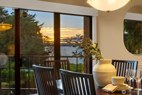 $1,550,000 | 6436 Lake Washington Boulevard Northeast, Unit 5, Kirkland, WA 98033