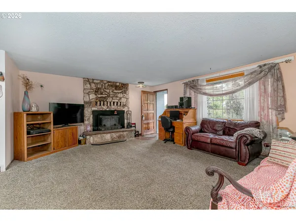 $650,000 | 35350 Southeast Calico Road, Boring, OR 97009