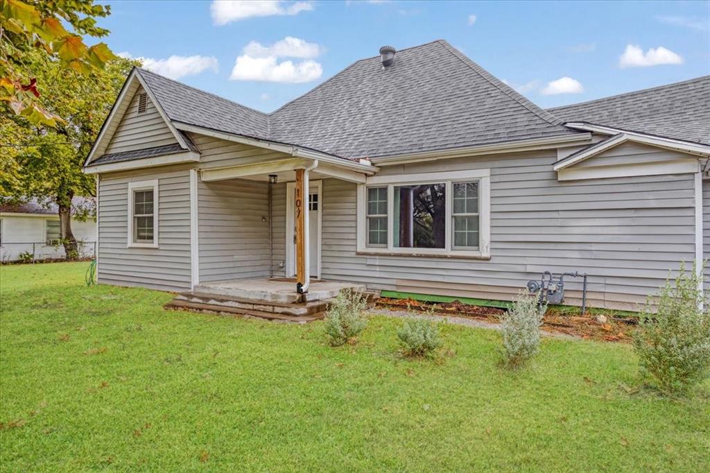 107 South Branch Street Bells, TX 75414 - Photo 3 of 40