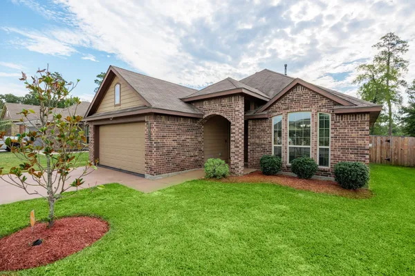 $1,995 | 1945 Briar Grove Drive, Conroe, TX 77301