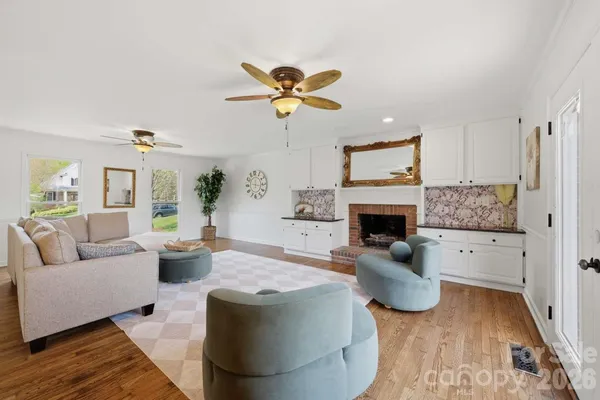 $719,000 | 3811 Pinecrest Drive Northeast, Hickory, NC 28601