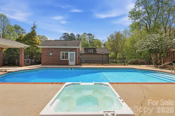 $719,000 | 3811 Pinecrest Drive Northeast, Hickory, NC 28601