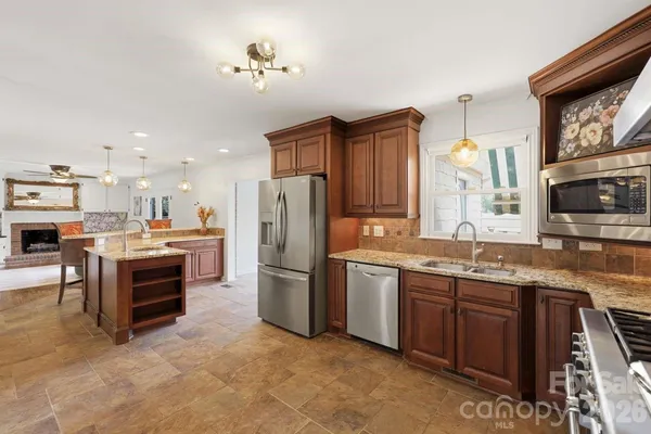 $719,000 | 3811 Pinecrest Drive Northeast, Hickory, NC 28601