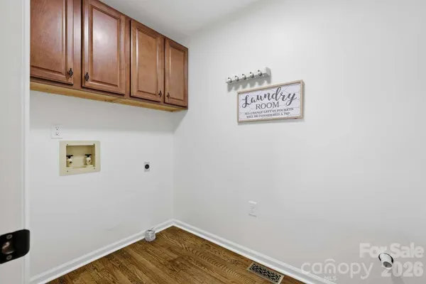 $719,000 | 3811 Pinecrest Drive Northeast, Hickory, NC 28601