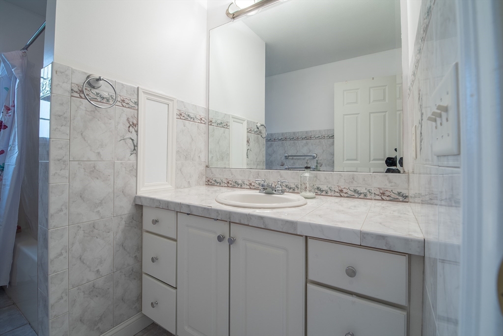 23 Summerfield Road Amherst, MA 01002 - Photo 28 of 42