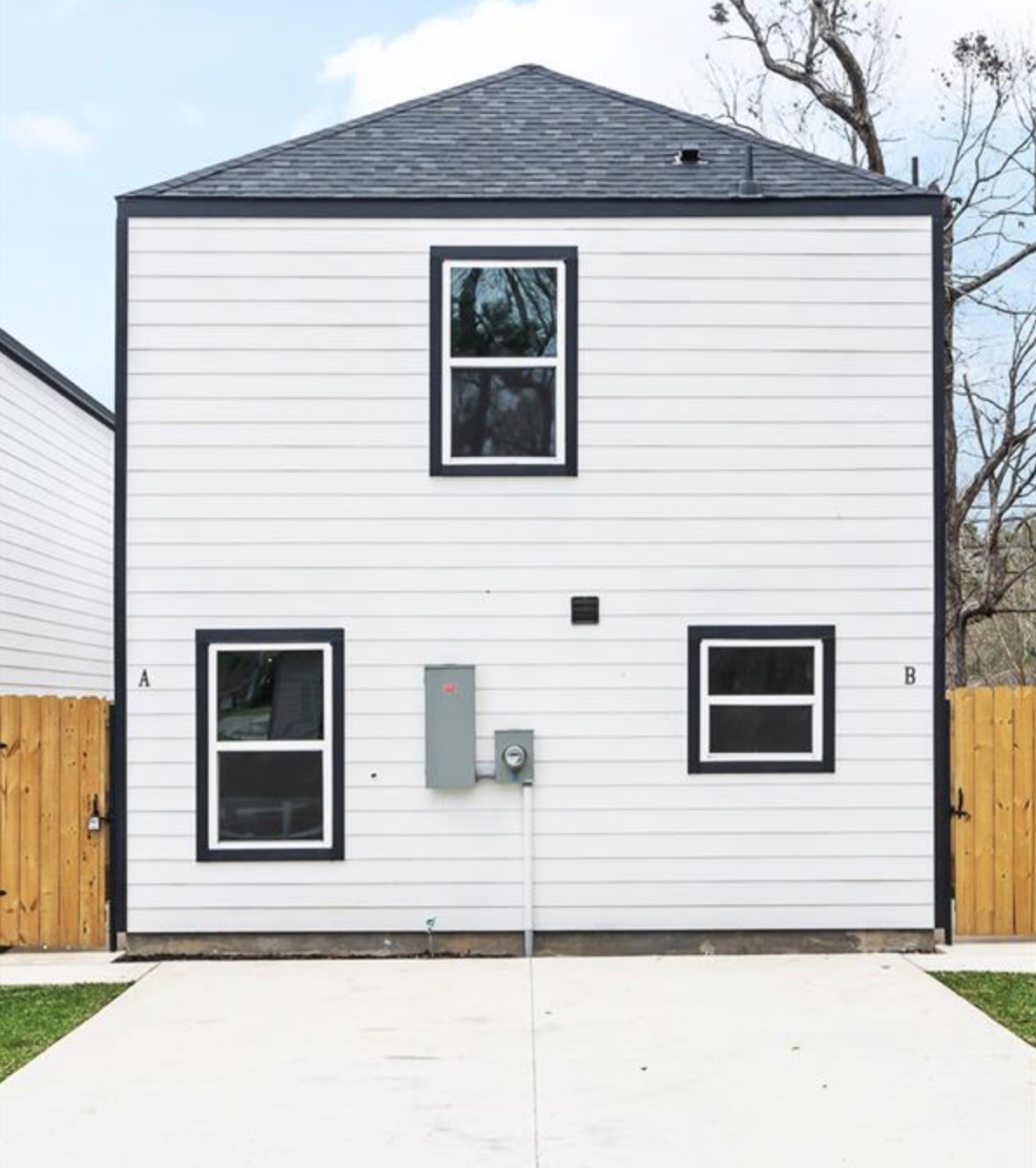 7804 Crestview Drive, Unit B Houston, TX 77028 - Photo 17 of 18 a view of front door