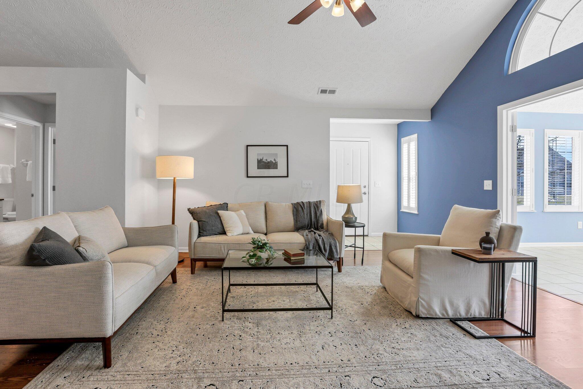4223 Cobbler Road, Unit 16422 New Albany, OH 43054 - Photo 6 of 36 Open Flooplan Living Area