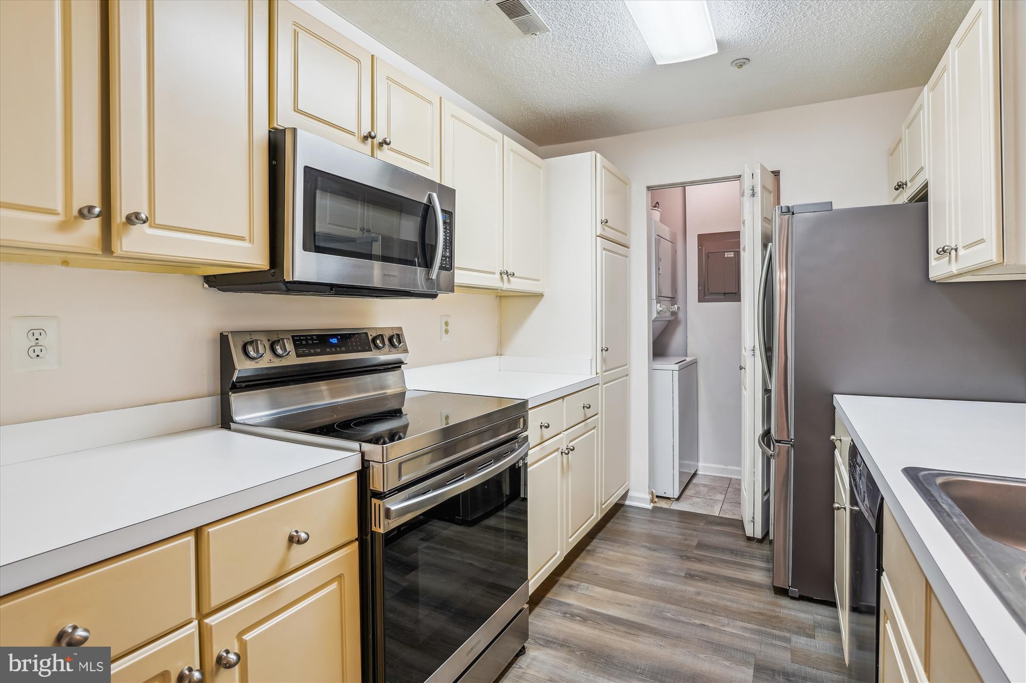 12909 Churchill Ridge Circle, Unit 2 Germantown, MD 20874 - Photo 14 of 79 Kitchen