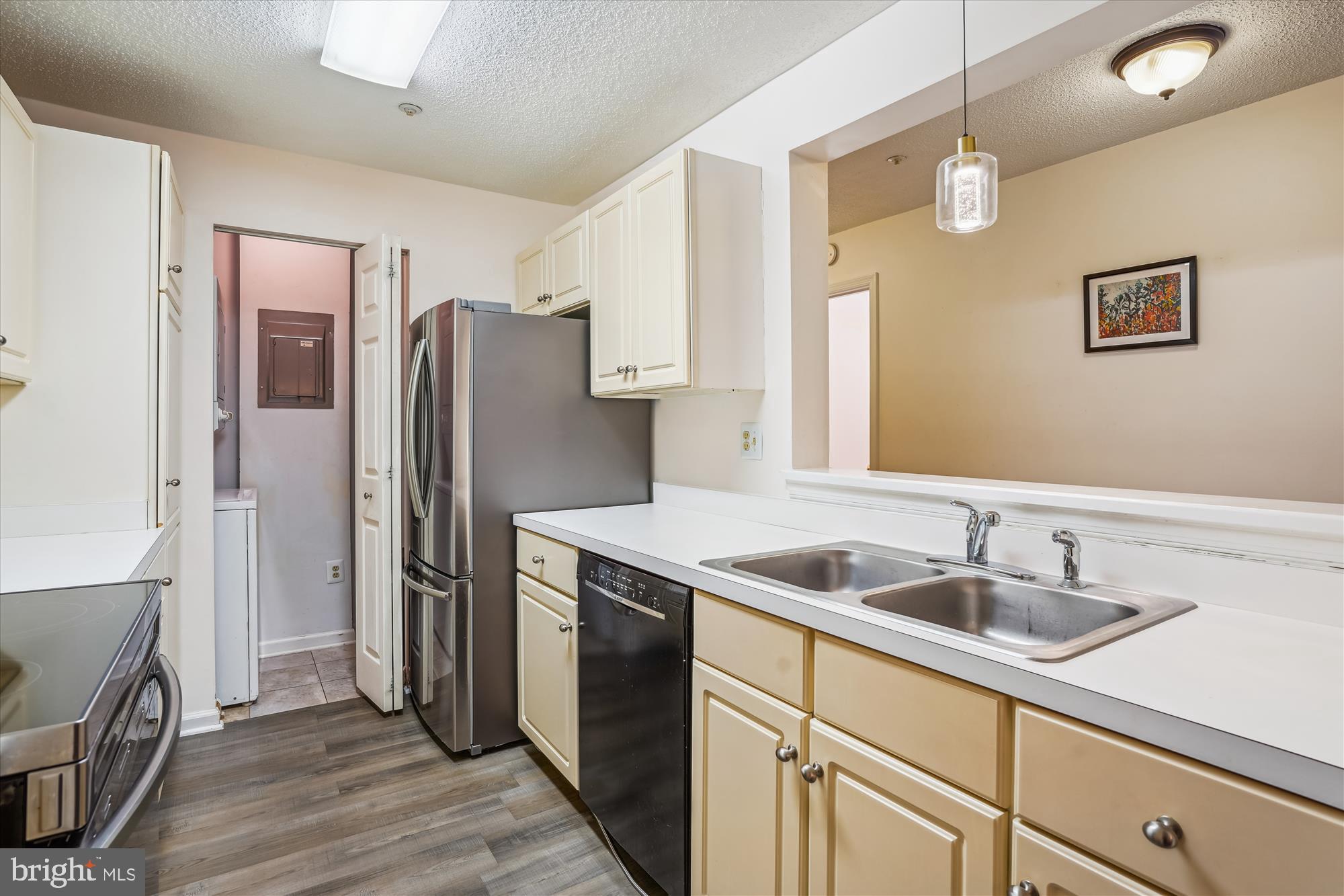 12909 Churchill Ridge Circle, Unit 2 Germantown, MD 20874 - Photo 16 of 79 Kitchen