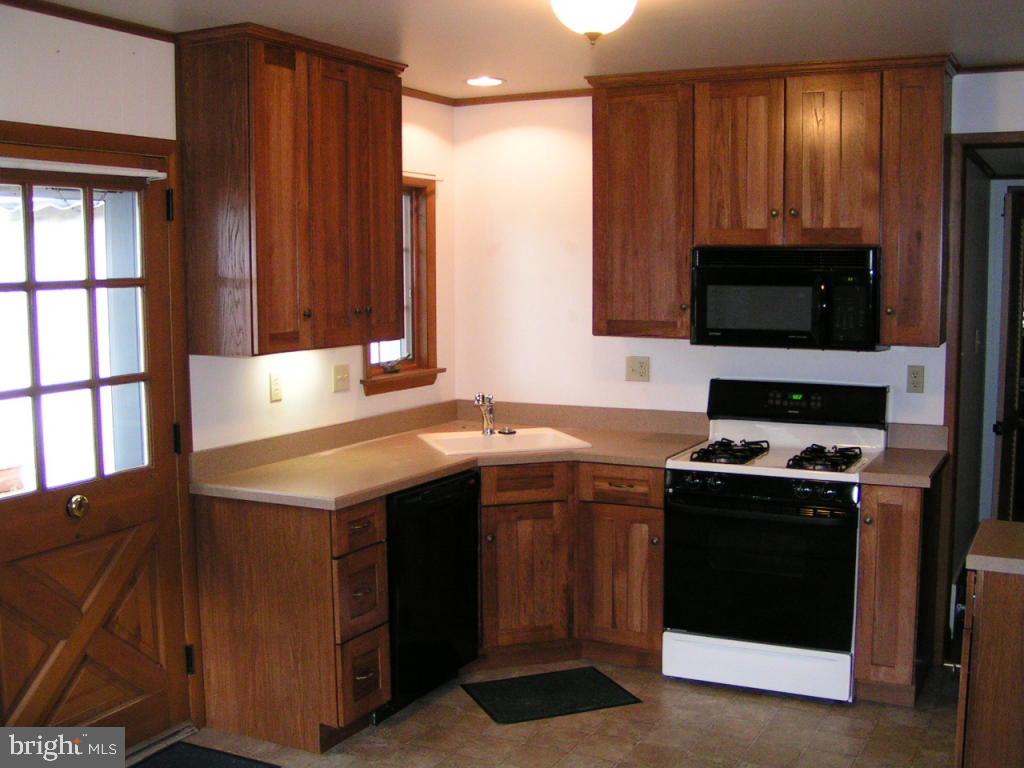 160 Tulane Terrace Lancaster, PA 17603 - Photo 16 of 23