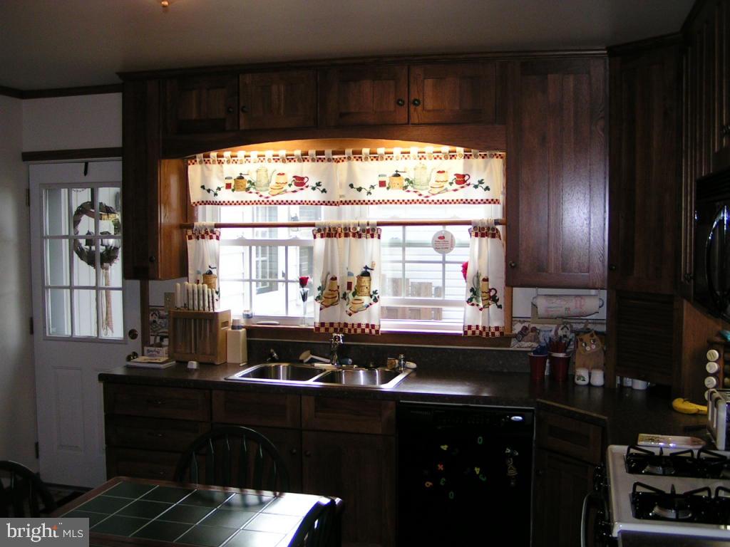 160 Tulane Terrace Lancaster, PA 17603 - Photo 3 of 23