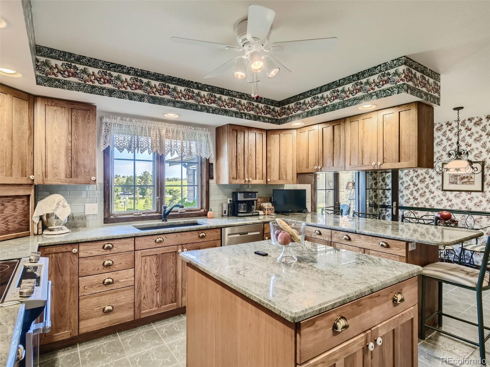 9475 Apache Road Parker, CO 80138 - Photo 10 of 37 Gallery Image 10