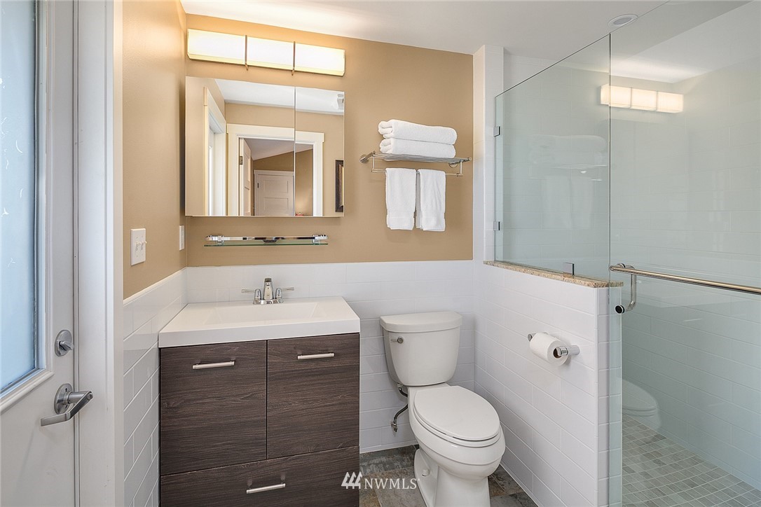 8636 Fauntlee Crest Southwest Seattle, WA 98136 - Photo 13 of 25