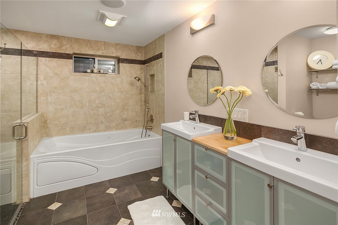 8636 Fauntlee Crest Southwest Seattle, WA 98136 - Photo 18 of 25