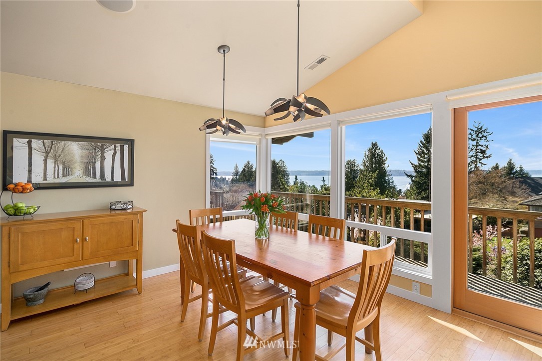 8636 Fauntlee Crest Southwest Seattle, WA 98136 - Photo 7 of 25