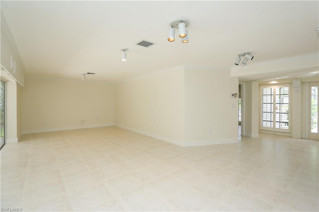 2901 Crayton Road Naples, FL 34103 - Photo 36 of 50