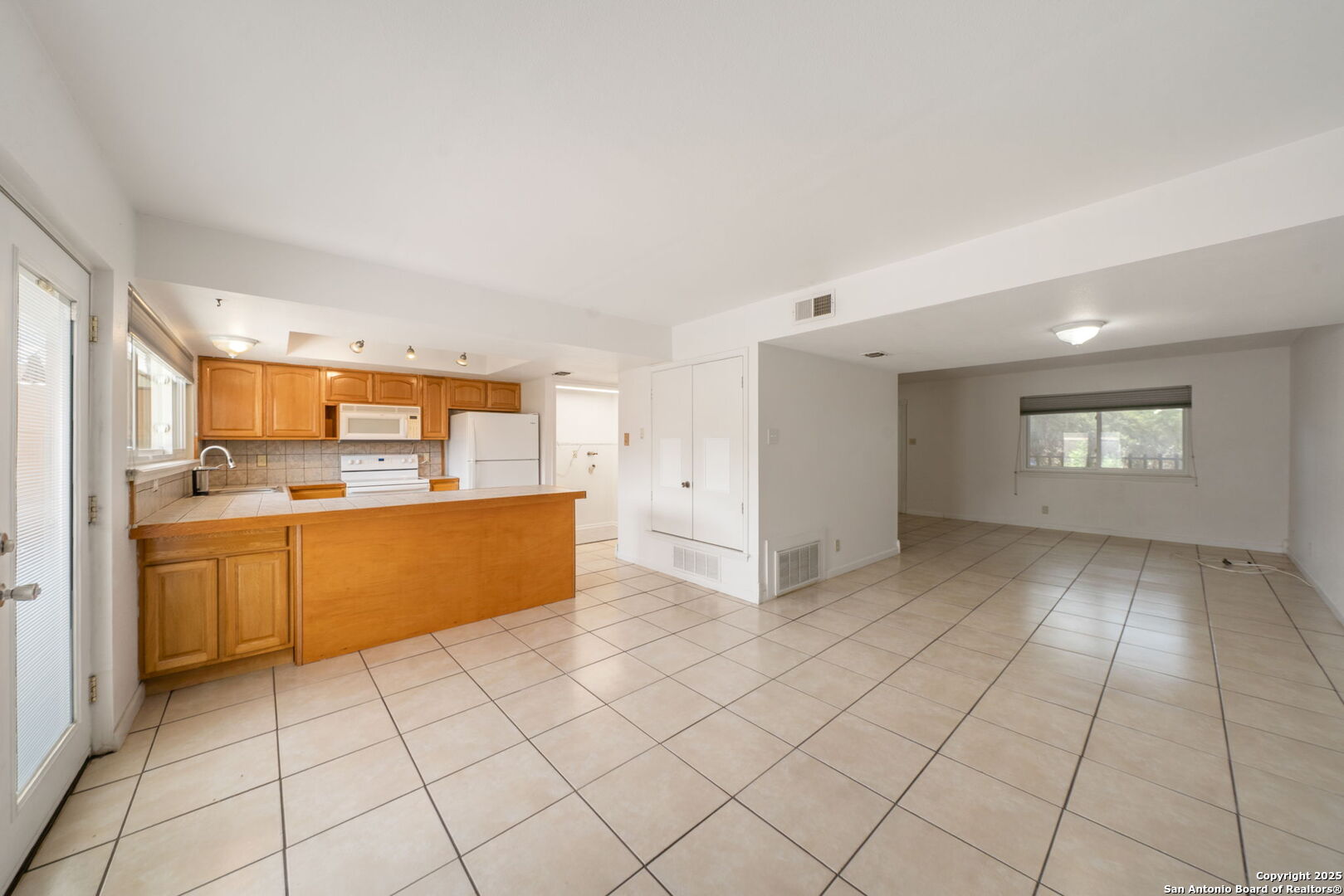 6659 Crown Ridge, Unit 6659 San Antonio, TX 78239 - Photo 14 of 47