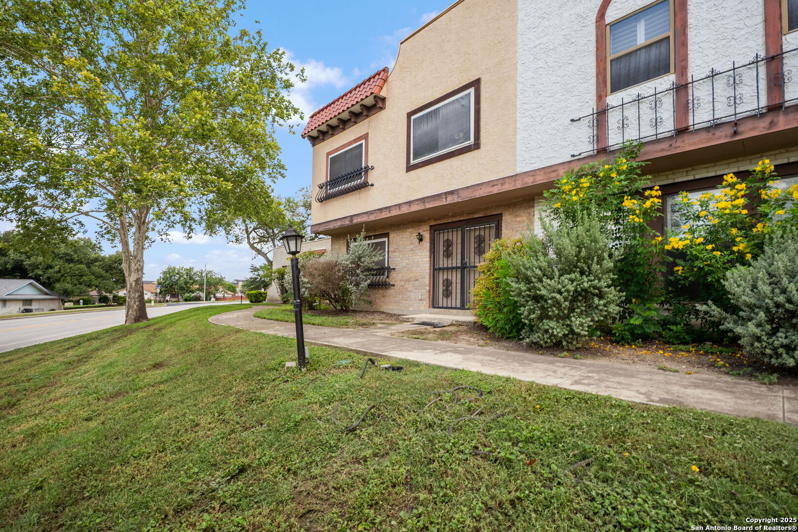 6659 Crown Ridge, Unit 6659 San Antonio, TX 78239 - Photo 2 of 47