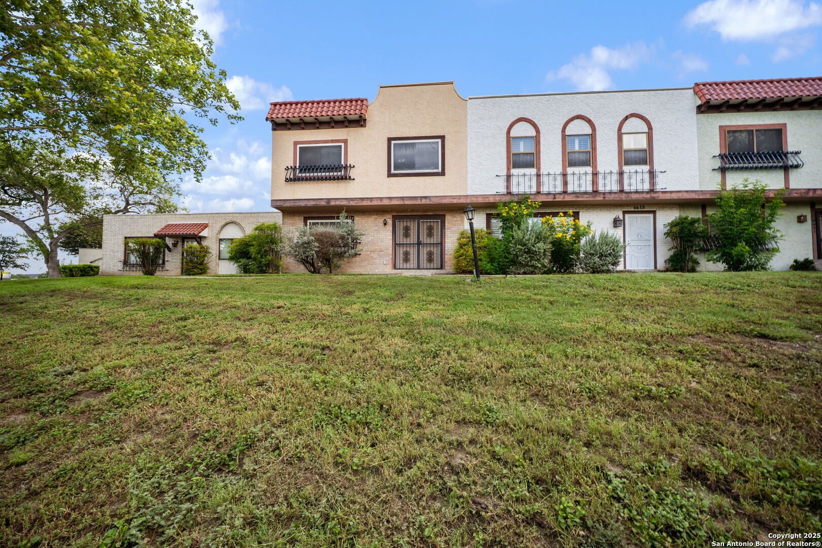6659 Crown Ridge, Unit 6659 San Antonio, TX 78239 - Photo 3 of 47