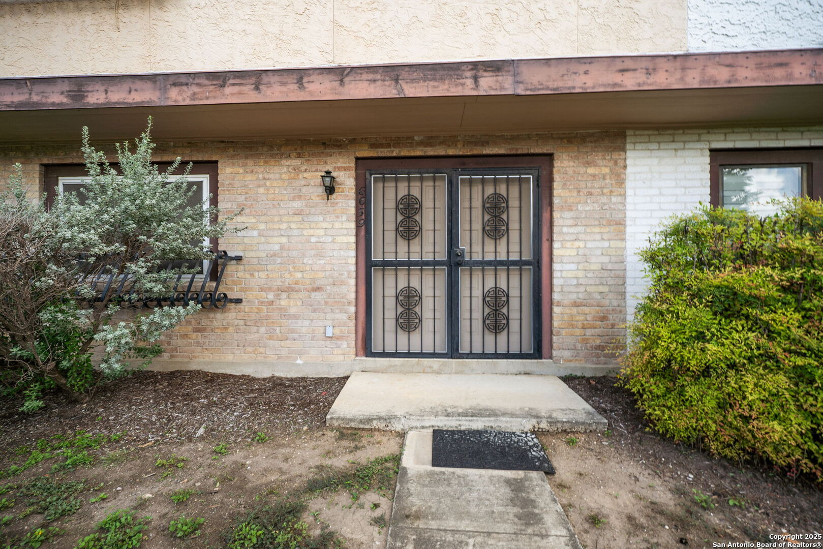 6659 Crown Ridge, Unit 6659 San Antonio, TX 78239 - Photo 4 of 47