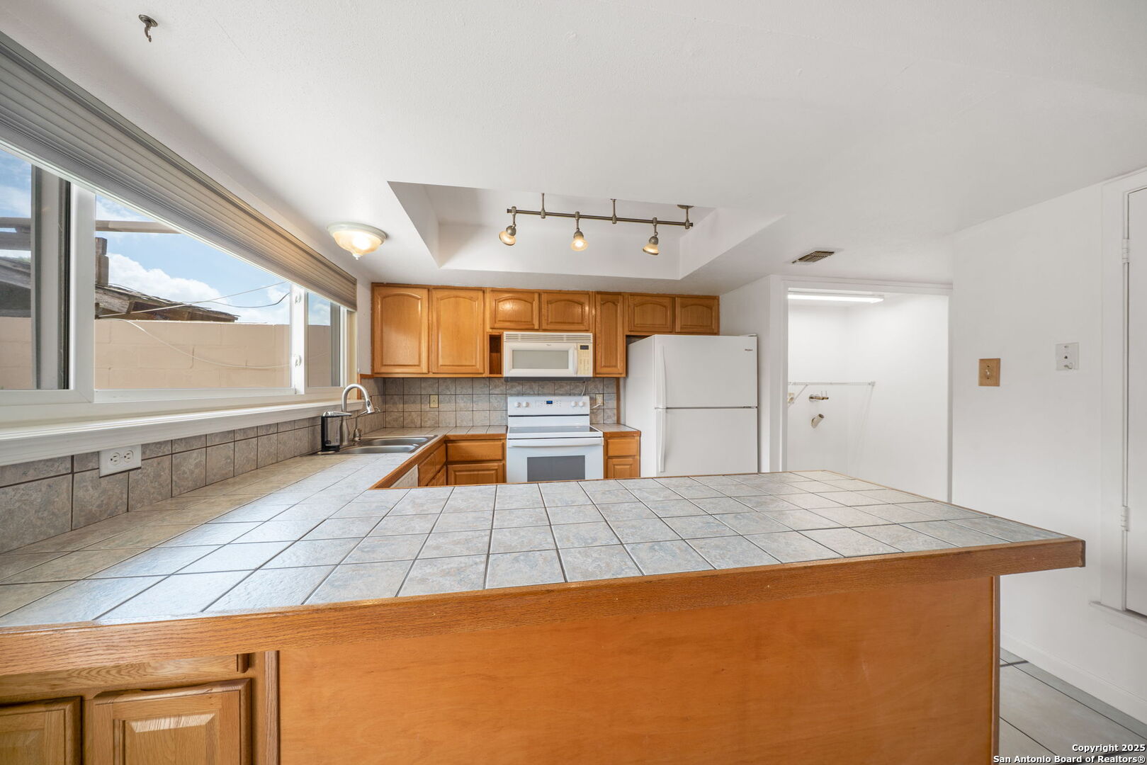6659 Crown Ridge, Unit 6659 San Antonio, TX 78239 - Photo 6 of 47