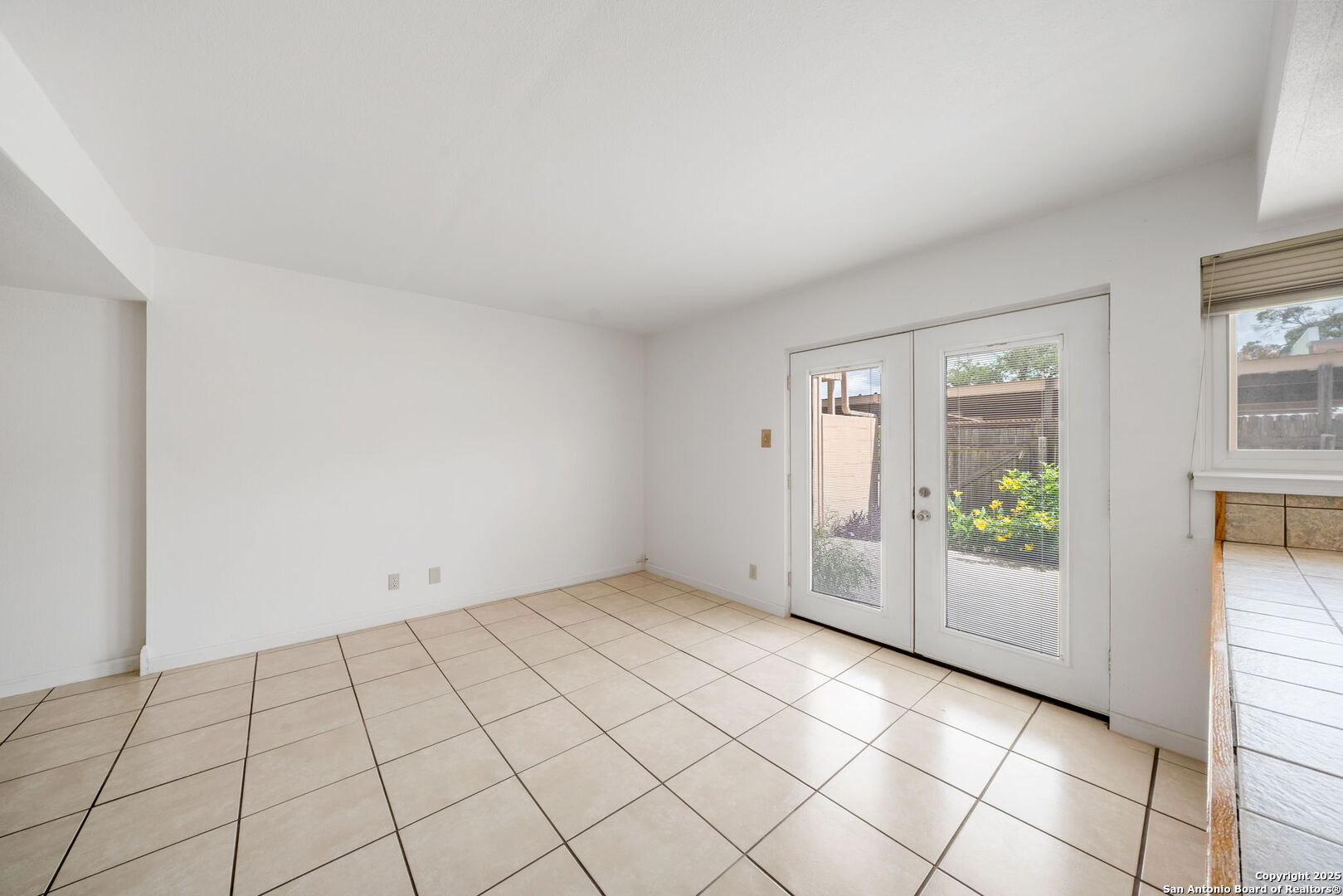 6659 Crown Ridge, Unit 6659 San Antonio, TX 78239 - Photo 8 of 47