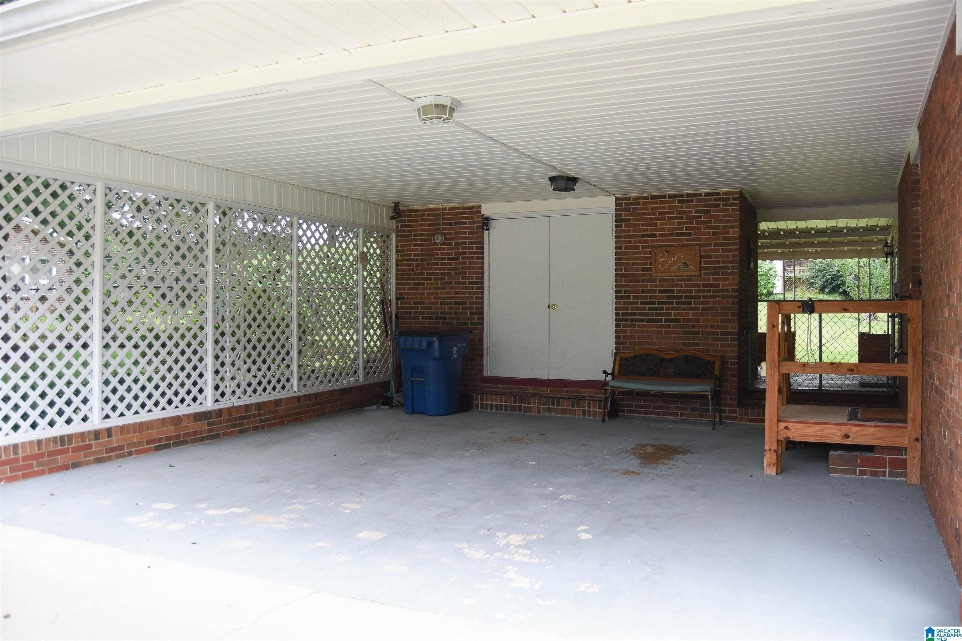 3913 Stratford Road Anniston, AL 36207 - Photo 4 of 46